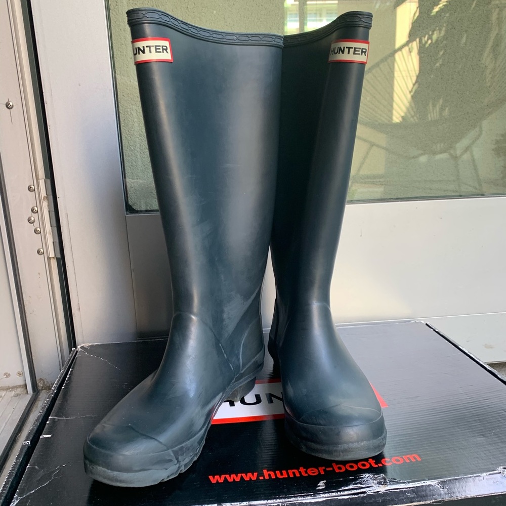 Hunter Huntress Wide Leg Rain Boots Navy Blue